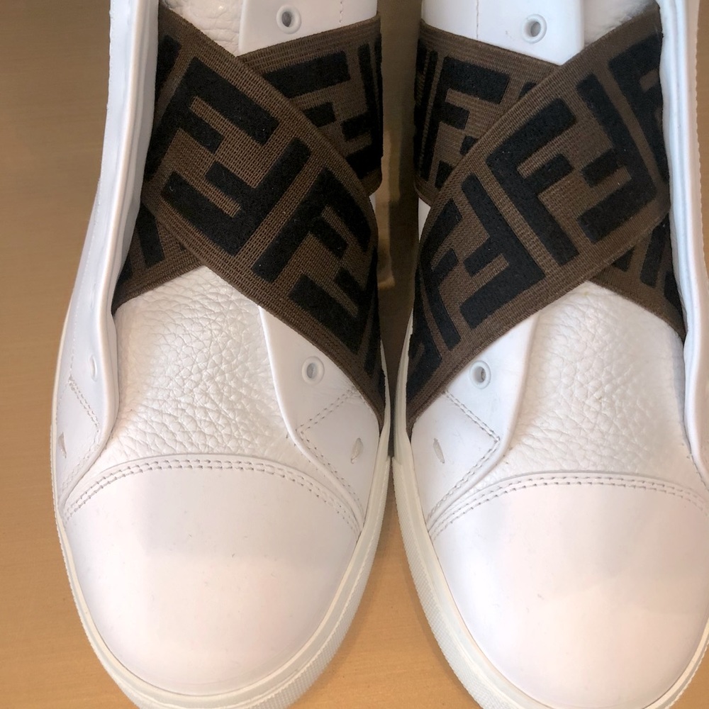 Fendi sneaker men’s Sz 9